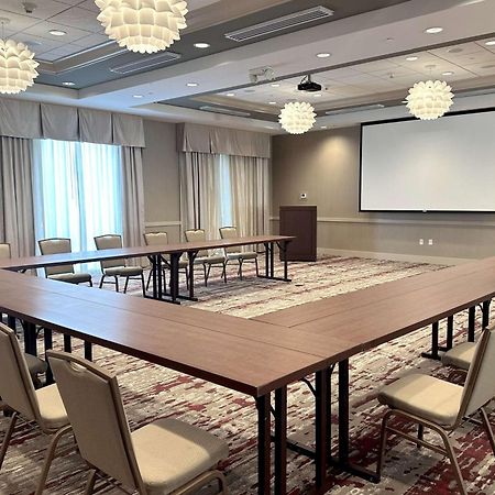 Hilton Garden Inn Olathe Bagian luar foto