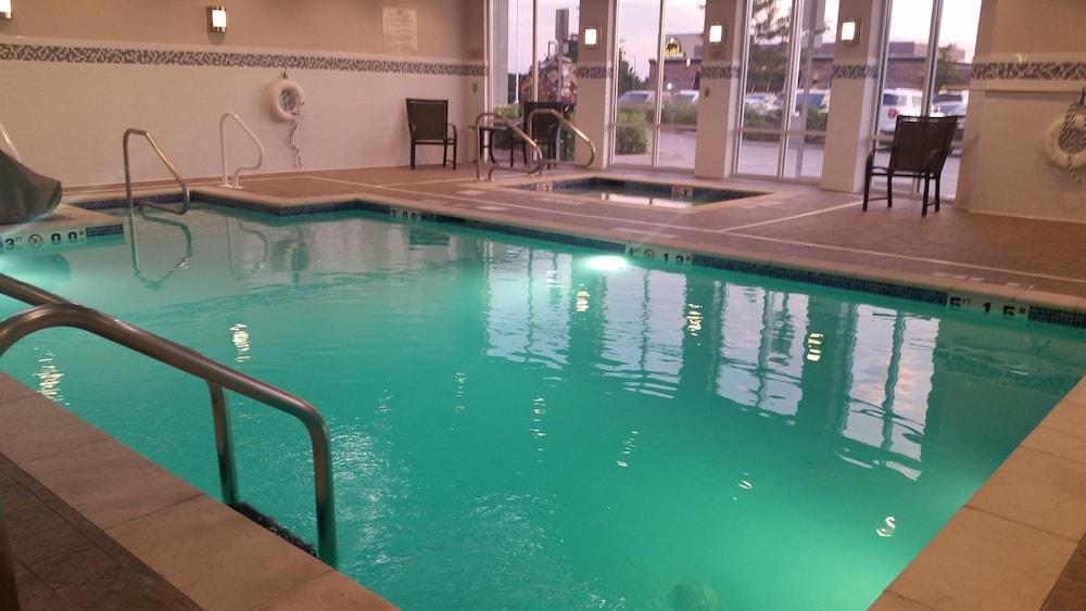 Hilton Garden Inn Olathe Bagian luar foto