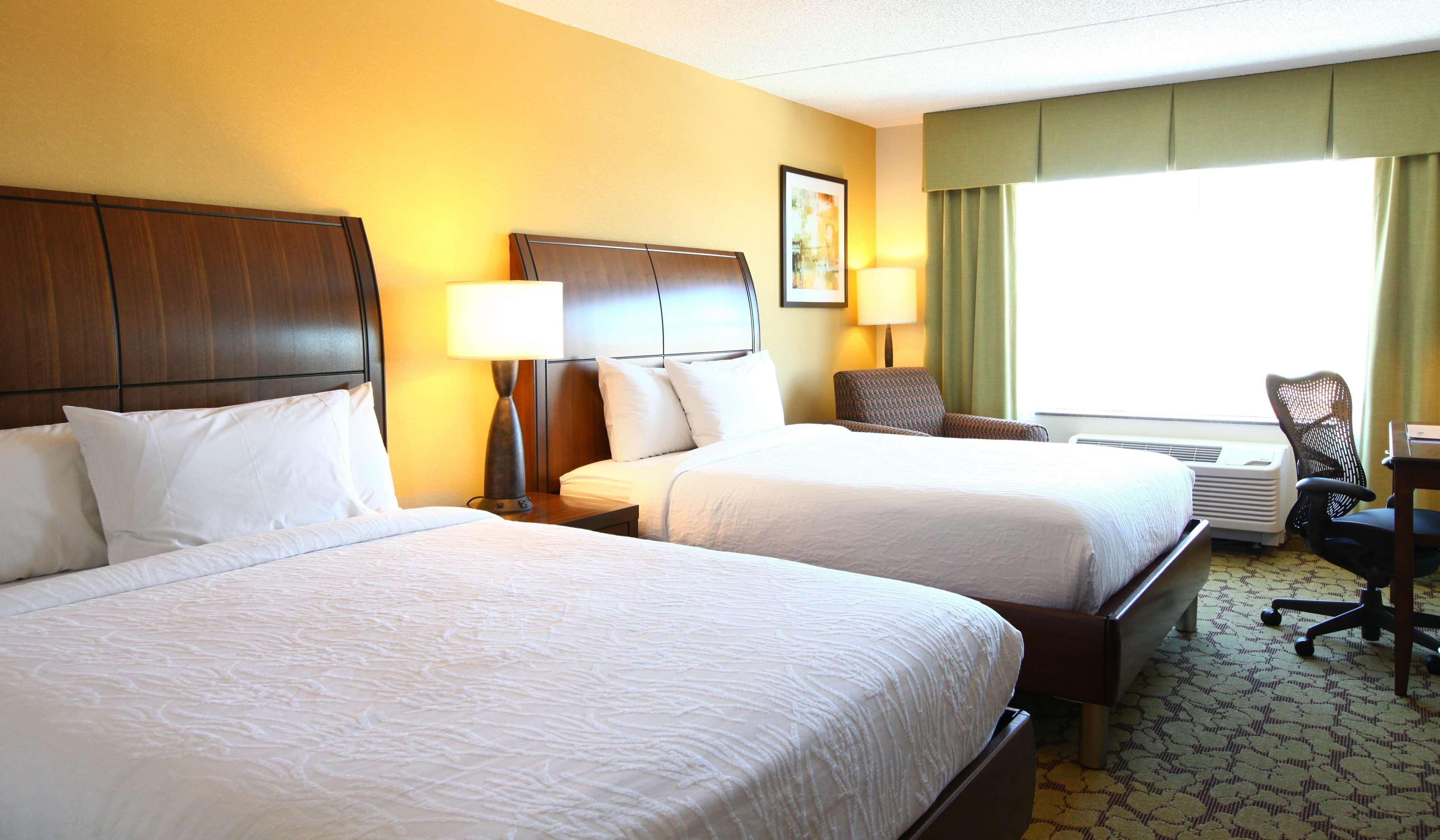 Hilton Garden Inn Olathe Bagian luar foto
