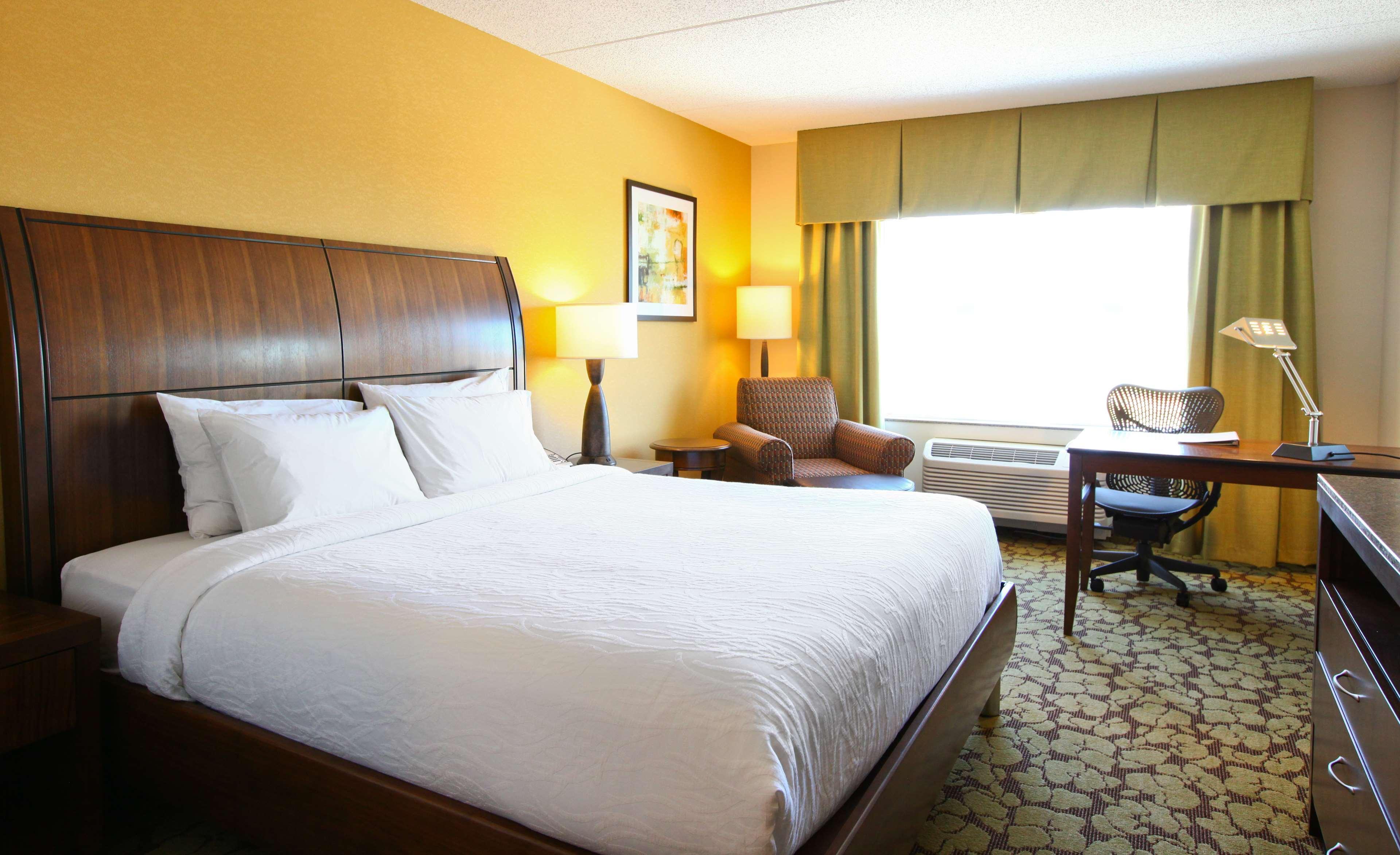 Hilton Garden Inn Olathe Bagian luar foto