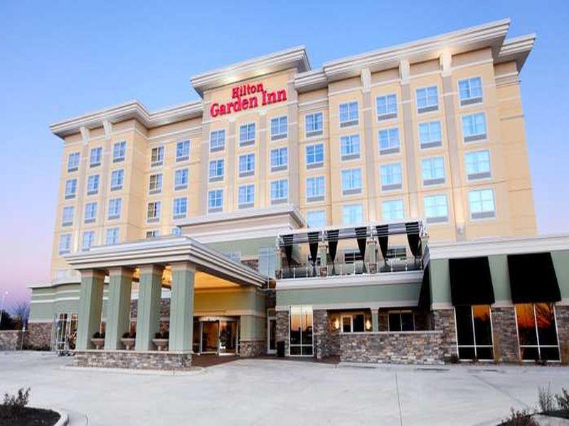 Hilton Garden Inn Olathe Bagian luar foto